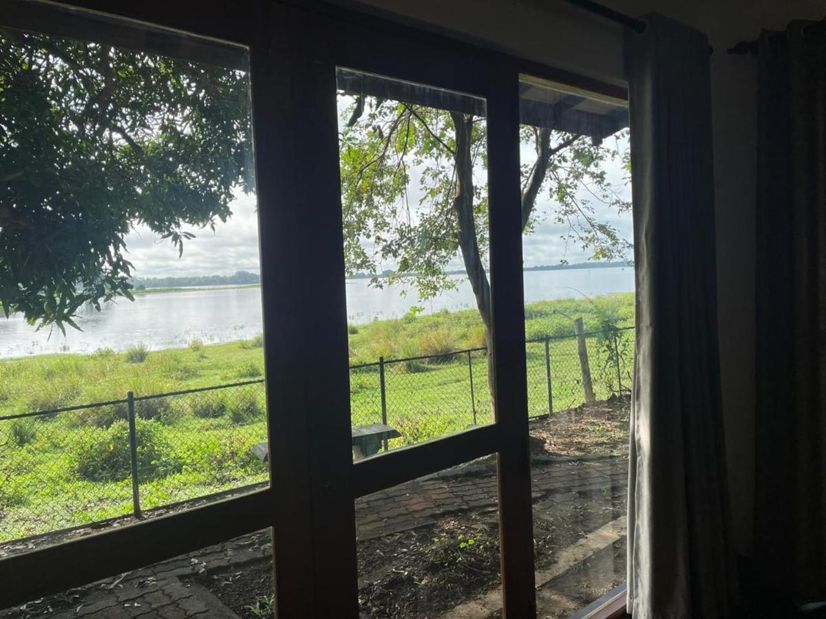Hotel Lake Park Polonnaruwa Exteriör bild
