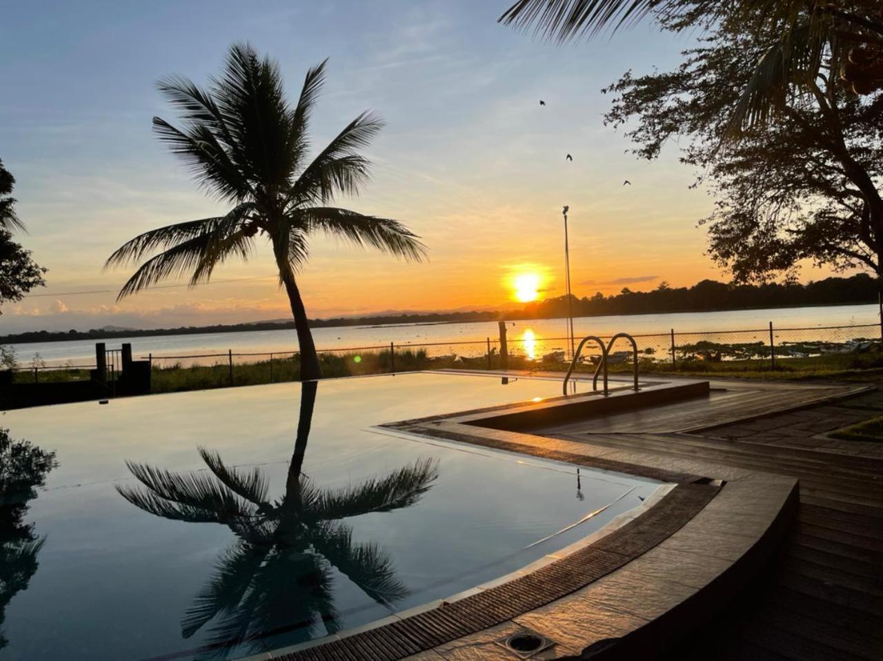 Hotel Lake Park Polonnaruwa Exteriör bild