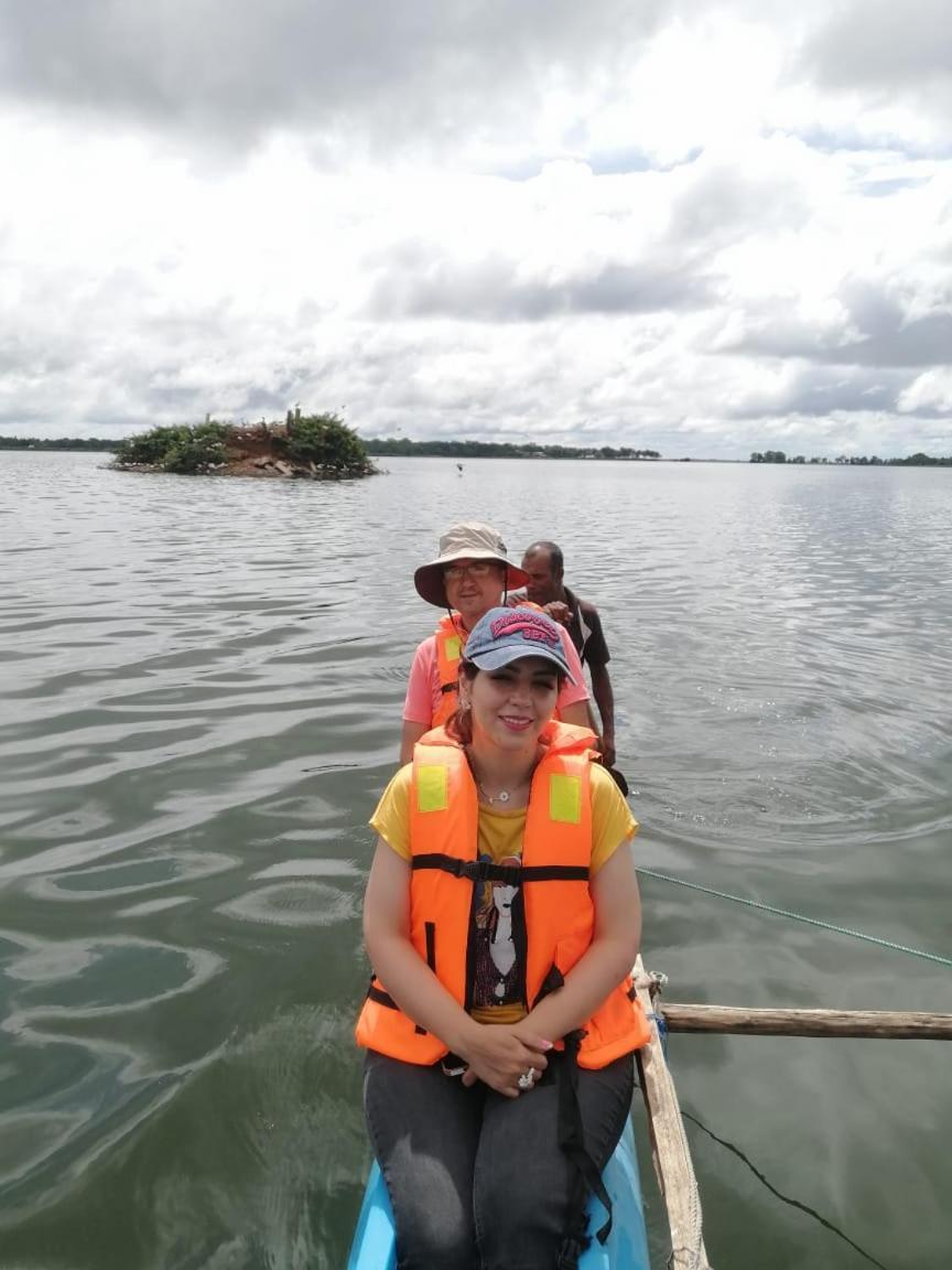 Hotel Lake Park Polonnaruwa Exteriör bild